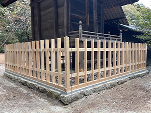 寺院 柵工事 after