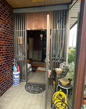 玄関リフォーム事例 before